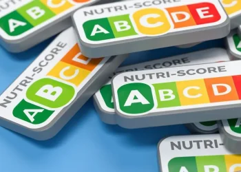 Kemenkes resmi menerapkan label Nutri Level untuk pangan siap saji guna menekan konsumsi gula dan mencegah penyakit kronis. (Foto: Getty Images/aprott)