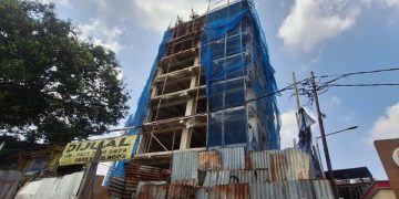 Polisi ungkap pekerja yang tewas di proyek Jaksel tidak memakai APD. Penyebab kematian masih diselidiki melalui uji sampel. (Foto: ANTARA/Luthfia MP)