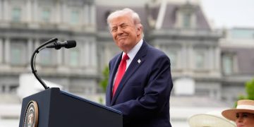 Trump klaim Iran dalam kondisi kolaps jelang deadline perang AS. Iran membantah dan menegaskan konflik masih berlangsung. (Foto: theconversation.com)