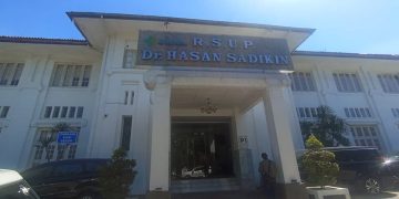 Kasus bayi nyaris tertukar di RSHS Bandung berbuntut somasi dari orang tua. Pihak keluarga beri tenggat sebelum melapor ke polisi. (Foto: tirto.id/Muhamad Nizar)