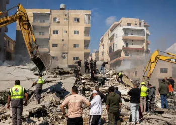 Serangan Israel di Lebanon menewaskan ratusan orang dan memicu hari berkabung nasional. Ini data korban dan respons pemerintah. (Foto: TRT World)