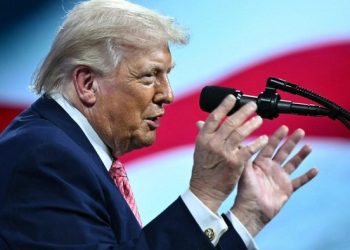 Trump beri sinyal serangan baru ke Iran dalam waktu dekat. Pernyataan keras soal konflik dan ancaman kembali mencuat. (Foto: AFP/MANDEL NGAN)