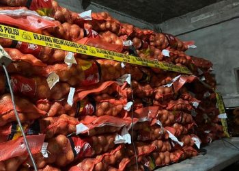 Bareskrim Polri ungkap penyelundupan bawang dan cabai ilegal di Pontianak. Lebih dari 23 ton komoditas disita dari dua gudang. (Foto: Dok. Polri)