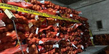 Bareskrim Polri ungkap penyelundupan bawang dan cabai ilegal di Pontianak. Lebih dari 23 ton komoditas disita dari dua gudang. (Foto: Dok. Polri)