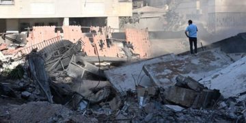 Serangan Israel di Lebanon menewaskan ribuan orang dan menghancurkan puluhan ribu rumah. Simak data lengkap dampaknya. (Foto: Anadolu/py)