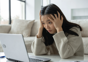 Laptop lemot jangan buru buru diganti. Simak penyebab dan cara mengatasi agar performa kembali cepat dan hemat biaya.