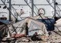 Penyakit kulit meningkat tajam di Gaza. Kamp pengungsi padat dan sanitasi buruk memperparah kondisi warga saat musim panas. (Foto: AFP/EYAD BABA)