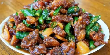 Resep daging kambing teriyaki ala rumahan yang empuk, gurih, dan anti prengus. Cocok jadi olahan daging kurban praktis dan lezat.