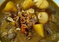 Resep semur daging sapi dan kentang khas Betawi dengan kuah manis gurih yang meresap. Cocok untuk olahan daging kurban keluarga.