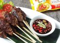 Resep sate buntel kambing khas Solo yang empuk, juicy, dan anti alot. Cocok jadi menu Idul Adha keluarga yang menggoda selera.
