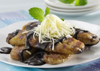 Resep pisang bakar lezat dan praktis dengan berbagai topping kekinian, mulai gula merah hingga coklat keju yang manis dan menggoda. (Foto: Dok. Sajian Sedap)