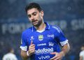 Bek Persib Bandung Frans Putros kehilangan HP saat pawai juara Super League 2026. Simak kronologi dan penjelasan Wali Kota Bandung.