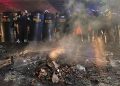 Kericuhan terjadi di Bandung saat May Day. Polisi memastikan pelaku bukan buruh melainkan kelompok tak dikenal yang sudah terorganisir. (Foto: Tribun Jabar/Hilman Kamaludin)
