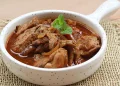 Resep semur ayam kentang dengan kuah manis gurih dan bumbu meresap. Mudah dimasak bahkan untuk pemula di dapur.