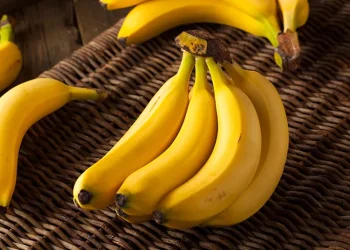 Pisang disebut mampu membantu mencegah kram otot karena kandungan kalium dan magnesium. Namun ahli menilai efeknya tidak instan.