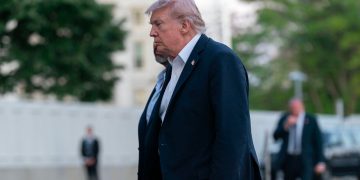 Trump bungkam soal nasib gencatan senjata AS Iran di tengah konflik Selat Hormuz yang memanas dan ancaman militer meningkat. (Foto: thehill.com)