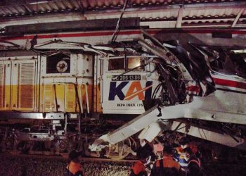 Kasus tabrakan KA dan KRL di Bekasi naik ke tahap penyidikan, polisi periksa puluhan saksi dan ungkap fakta baru sopir taksi. (Foto: ANTARA FOTO/Paramayuda/zk)