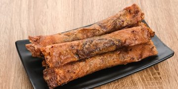 Resep piscok crispy dengan cokelat lumer di dalamnya. Mudah dibuat, praktis, dan cocok disantap saat santai bersama keluarga.