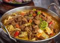 Resep tongseng kambing empuk dan gurih dengan kuah santan rempah yang sedap. Cocok jadi olahan daging kurban anti prengus.