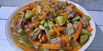 Simak resep asem-asem daging buncis wortel dengan kuah segar dan gurih yang cocok untuk menu makan keluarga sehari-hari.