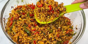 Resep kering tempe ebi gurih pedas yang renyah dan tahan lama, cocok jadi lauk praktis, menu hemat akhir bulan, dan stok makanan di rumah. (Foto: YouTube.com/Ika Mardatillah)