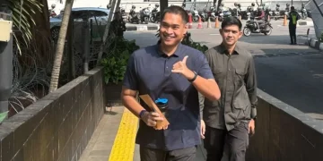 Dito Ariotedjo mengungkap rahasia diet ketat yang membuat berat badannya turun 40 kg setelah tak lagi menjabat Menpora. Simak pola makan dan rutinitasnya.