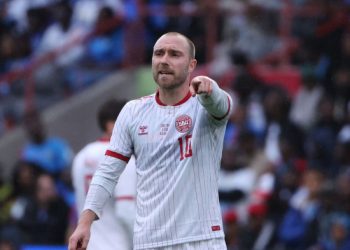 Christian Eriksen kembali kolaps saat laga Denmark vs Ukraina. Alat ICD yang ditanam sejak 2021 disebut berfungsi dengan baik.