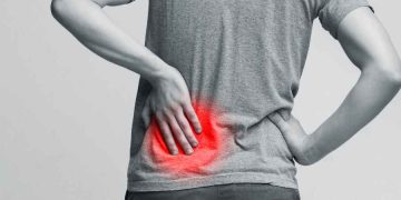 Kelelahan, kaki bengkak, hingga urine berbusa bisa menjadi tanda awal kerusakan ginjal. Kenali gejalanya sebelum berkembang menjadi gagal ginjal.
