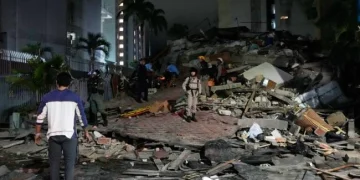 Gempa magnitudo 7,2 mengguncang Caracas, Venezuela. USGS memperkirakan korban tewas bisa mencapai puluhan ribu akibat kerusakan yang meluas.
