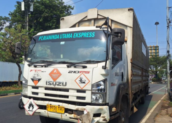 Kecelakaan maut terjadi di Jalan Cut Mutia, Bekasi. Truk diduga rem blong hingga menerobos lampu merah dan menewaskan satu orang serta melukai lima lainnya.