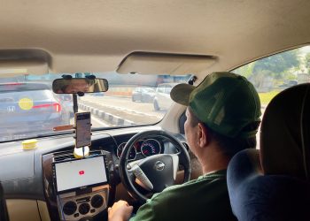 Pemerintah menjelaskan alasan kebijakan potongan komisi maksimal 8 persen baru berlaku untuk ojek online, sementara taksi online masih dalam tahap kajian.