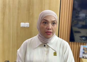 Kementerian ESDM memastikan harga Pertamax dapat turun jika harga minyak dunia mengalami penurunan. Simak penjelasan lengkapnya.