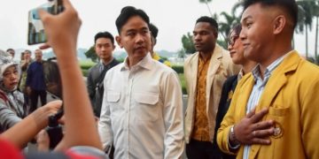 IKM FIB UI memberikan klarifikasi terkait mahasiswa yang ikut kunjungan kerja Wakil Presiden Gibran Rakabuming Raka ke sejumlah daerah.