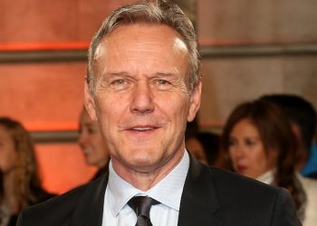 Anthony Head, aktor yang dikenal lewat Ted Lasso dan Buffy the Vampire Slayer, meninggal dunia pada usia 72 tahun akibat komplikasi pneumonia. (Foto: Getty Images)