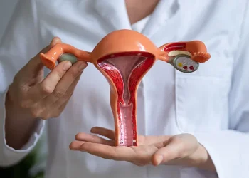 PCOS resmi berganti nama menjadi PMOS. Simak alasan perubahan, gejala, serta dampaknya terhadap kesehatan perempuan.