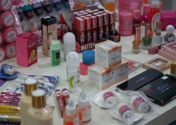 BPOM menemukan 263 ribu link kosmetik ilegal di platform e-commerce. Ribuan produk berbahaya masuk daftar hitam dan ditindak tegas.