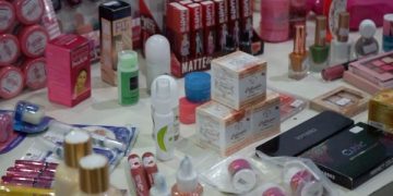 BPOM menemukan 263 ribu link kosmetik ilegal di platform e-commerce. Ribuan produk berbahaya masuk daftar hitam dan ditindak tegas.