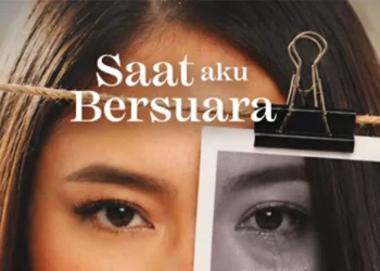 Film Saat Aku Bersuara mengisahkan perjuangan seorang perempuan penyintas kekerasan seksual yang berusaha bangkit dan mencari harapan baru.