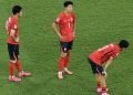 Korea Selatan kalah 0-1 dari Afrika Selatan di Piala Dunia 2026. Hong Myung-bo mengakui timnya kehilangan kepercayaan diri akibat banyak kesalahan.