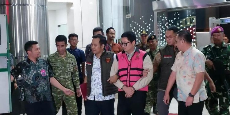 Kejagung mengungkap dugaan markup pengadaan motor listrik BGN senilai Rp1,1 triliun. Vendor disebut menerima pembayaran penuh meski unit belum dirakit.