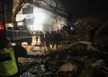 Gempa dahsyat di Venezuela memicu penjarahan supermarket di La Guaira. Kelangkaan kebutuhan pokok dan lambatnya bantuan memperburuk situasi.