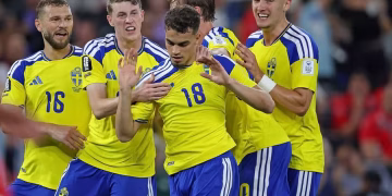 Swedia membuka Piala Dunia 2026 dengan kemenangan telak atas Tunisia. Yasin Ayari mencetak dua gol dalam pesta lima gol timnya.