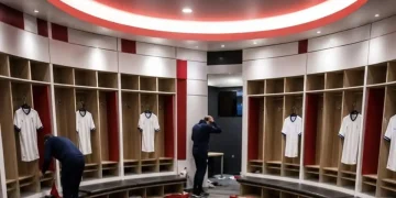 Timnas Inggris mengalami pencurian perlengkapan menjelang laga perdana Piala Dunia 2026. Sejumlah barang latihan hingga sepatu pemain dilaporkan hilang.
