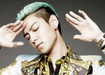 T.O.P resmi menggelar tur fan meeting solo perdana di Asia setelah hampir dua dekade berkarier. Simak jadwal awal dan perjalanan kariernya.
