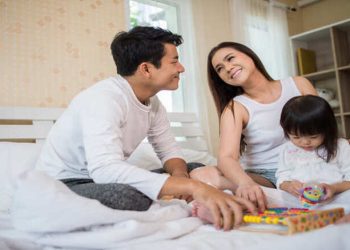 Simak fakta ilmiah tentang warisan genetik dari ibu dan ayah, mulai dari kecerdasan, fokus, kolesterol hingga risiko penyakit tertentu.