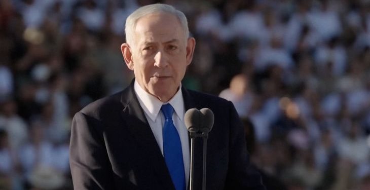 Benjamin Netanyahu disoraki saat menghadiri upacara kelulusan militer di Israel. Desakan agar mundur sebagai perdana menteri semakin menguat di tengah krisis politik.