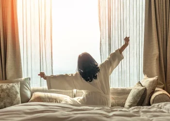 Beberapa kebiasaan pagi tanpa disadari dapat merusak ginjal. Ketahui faktor risiko yang perlu dihindari agar fungsi ginjal tetap optimal.
