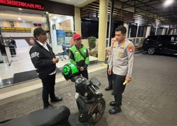Seorang pengemudi ojol kehilangan motor setelah menerima order offline dari Tambun ke Tanjung Priok dengan iming-iming bayaran Rp 600 ribu.