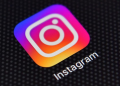 Instagram meluncurkan fitur multi caption yang memungkinkan pengguna menambahkan caption berbeda pada setiap slide carousel foto dan video.