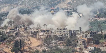 Israel kembali melancarkan serangan udara ke Lebanon selatan dan menghantam area dekat rumah sakit meski kedua negara telah menyepakati kerangka perdamaian.